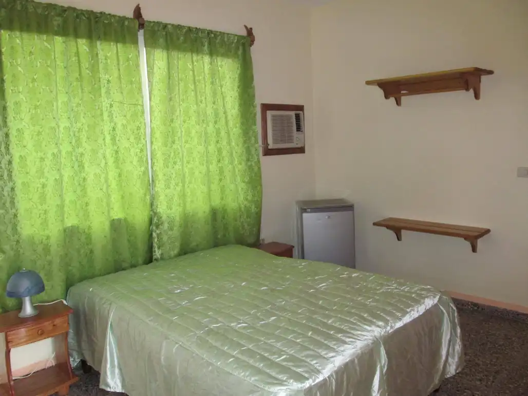 Hostal Villa Rosita | Habitación Sencilla con Desayuno