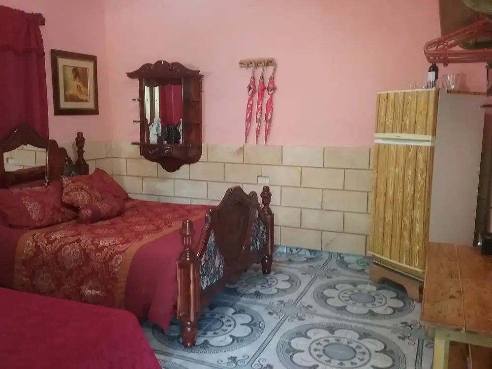 Playa Girón, Ciénaga de Zapata, Matanzas, Cuba. Muchos años de experiencia en el turismo y estarán encantados de ayudarle a que su viaje a Cuba.. Reservas online, Casa Ivette y Niñito Room 2.