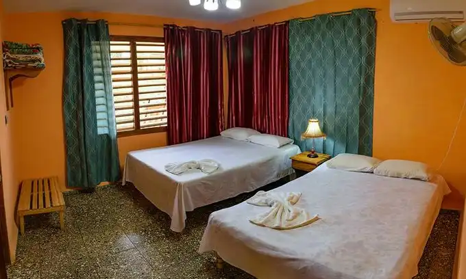 Hostal Tito Crespo Room 2