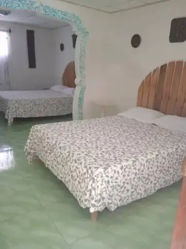 Playa Larga, Ciénaga de Zapata, 43000, Matanzas, Cuba. 2 habitaciones totalmente independientes y grandes para familia con niños , se encuentra ubicada frente al hotel playa larga. Reservas online, Casa La Terraza de Mily Room 2.