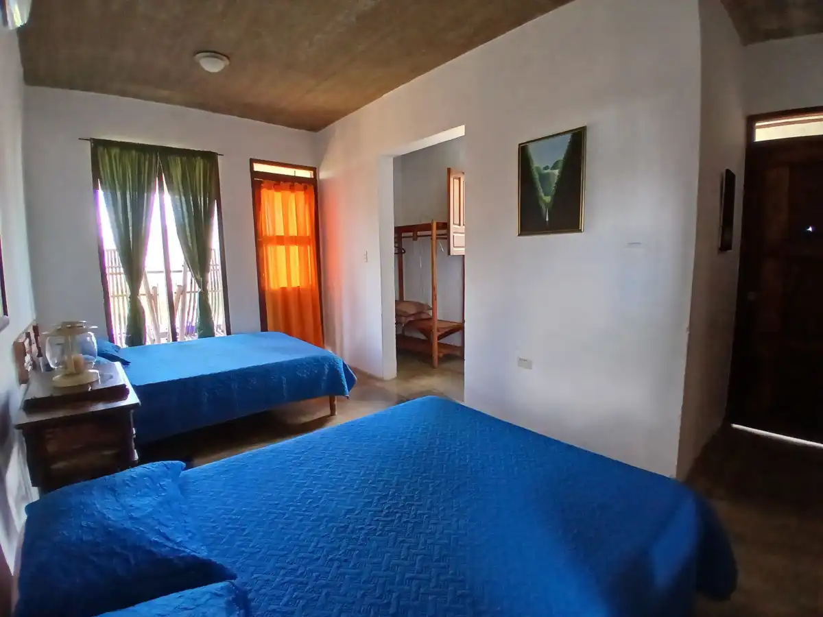 Viñales, Pinar del Rio, Cuba. Si desea que su estancia en Cuba sea de las mejores de toda su vida y la mas inolvidable le recomendamos visite nuestra casa.. Reservas online, Cubao Campiña Habitación 2.