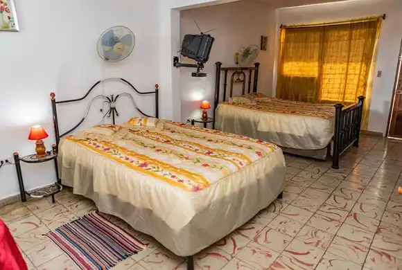 Hostal Lopez de Eidolidia y Pepe