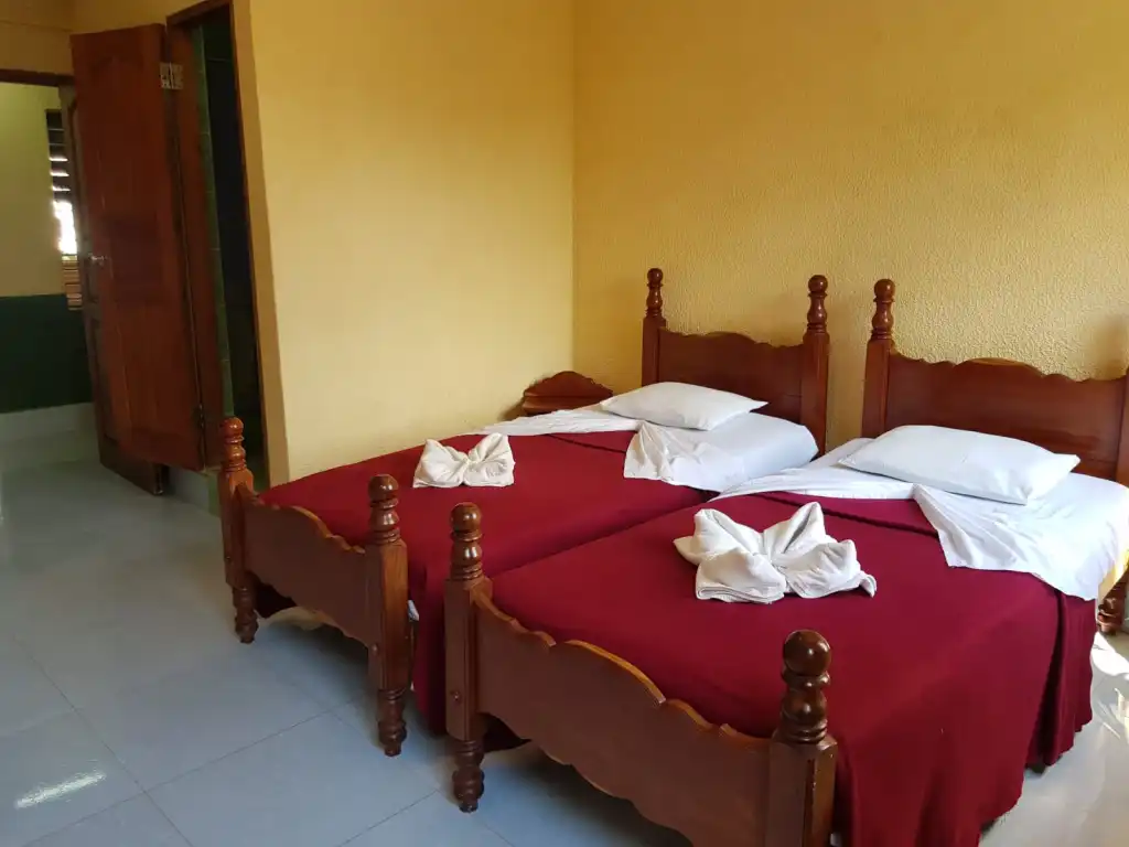 Casa El Guizaso, Habitación 2 en Trinidad, Sancti Spíritus, 62600, Cuba. Casa moderna, con entrada independiente, se renta segundo y tercer pisos, solo para los clientes..