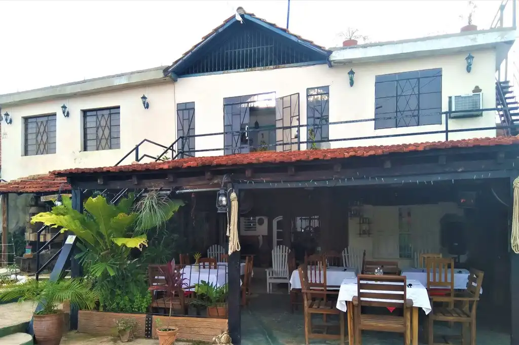 Hostal El Barco
