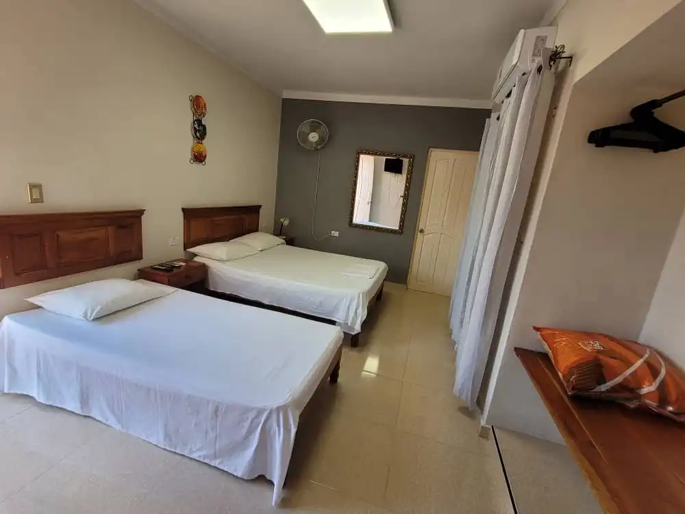 Holguín, 80100, Cuba. La ubicación geográfica de la casa es perfecta ya que se encuentra en una zona residencial y tranquila.. Reservas online, VILLA LA ROCA 1940, Room 1.