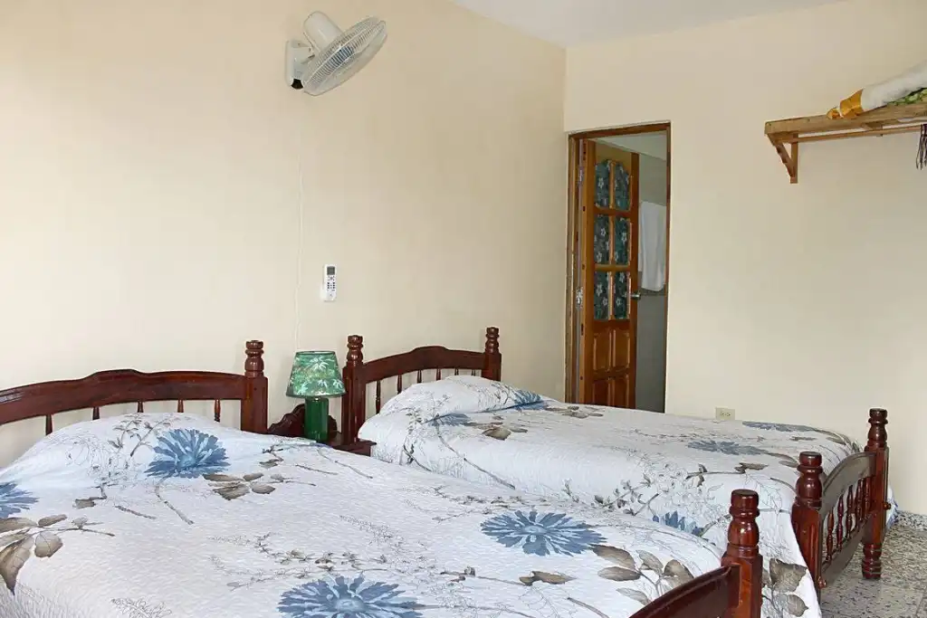 Hostal La Playita, (Room 1)