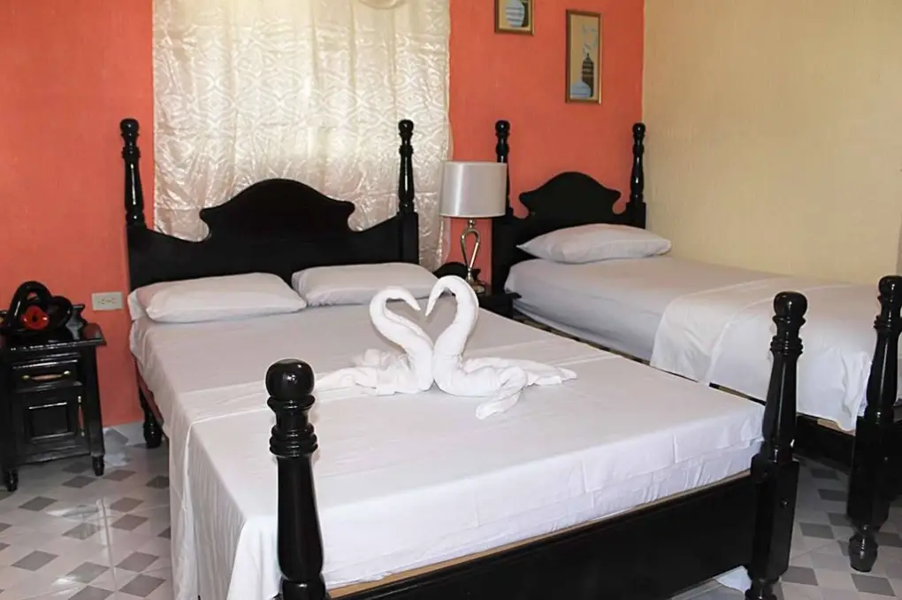 Hostal Mirella e Iván, Room 2