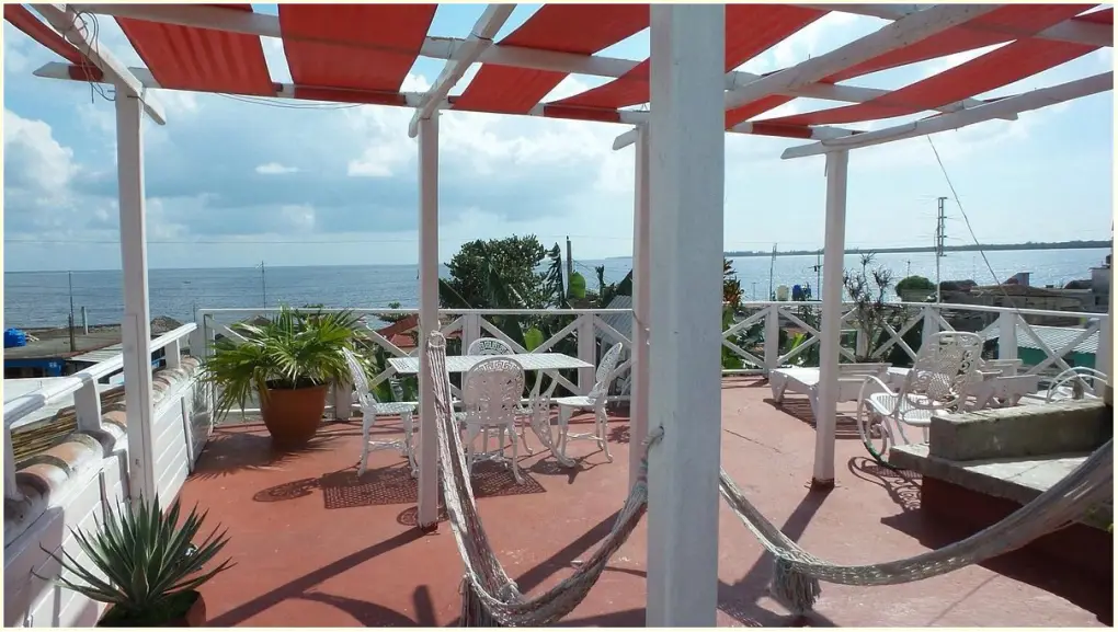 Hostal Nueva Vida, (Habit, 2)