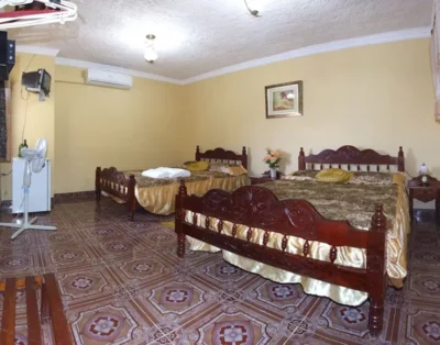Hostal Dr Suarez y Sra Addys, (Room 2)