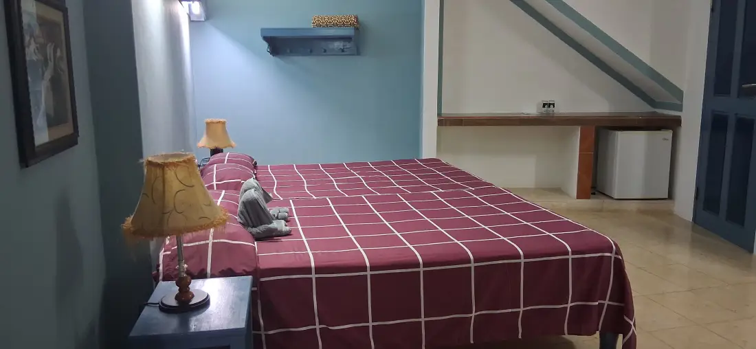 En Trinidad, 62600, Cuba. La casa consta con un total de 1900 metros cuadrados, todas sus áreas están destinadas para la recreación y deleite de nuestros huéspedes, Te esperamos, visítanos descubre todos los servicio que te esperan. Las ofertas particulares mejor calificadas en Cuba.