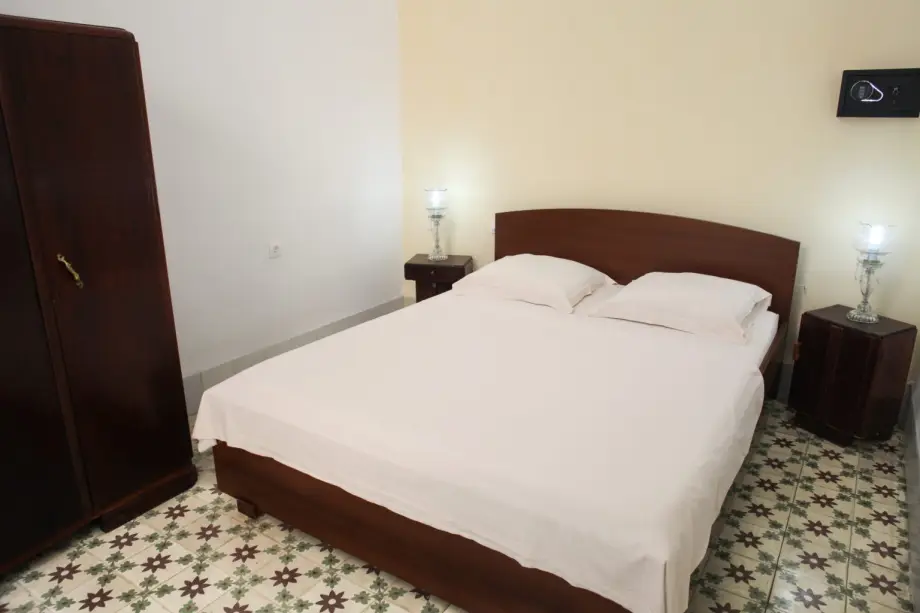 En Habana Vieja, La Habana, 10100, Cuba. a 2 minutos de la Bahía de La Habana, a 5 minutos de la Plaza Vieja., Te esperamos, visítanos descubre todos los servicio que te esperan. Las ofertas particulares mejor calificadas en Cuba.